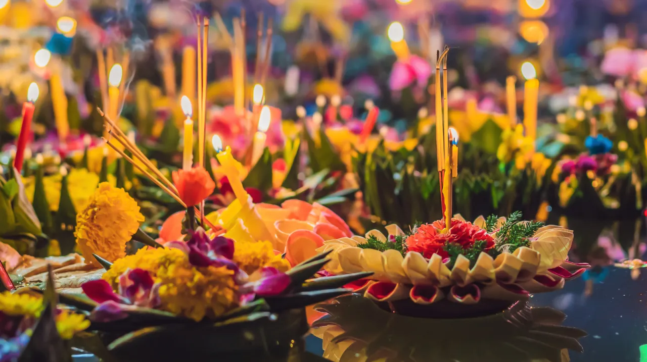  Loy Krathong