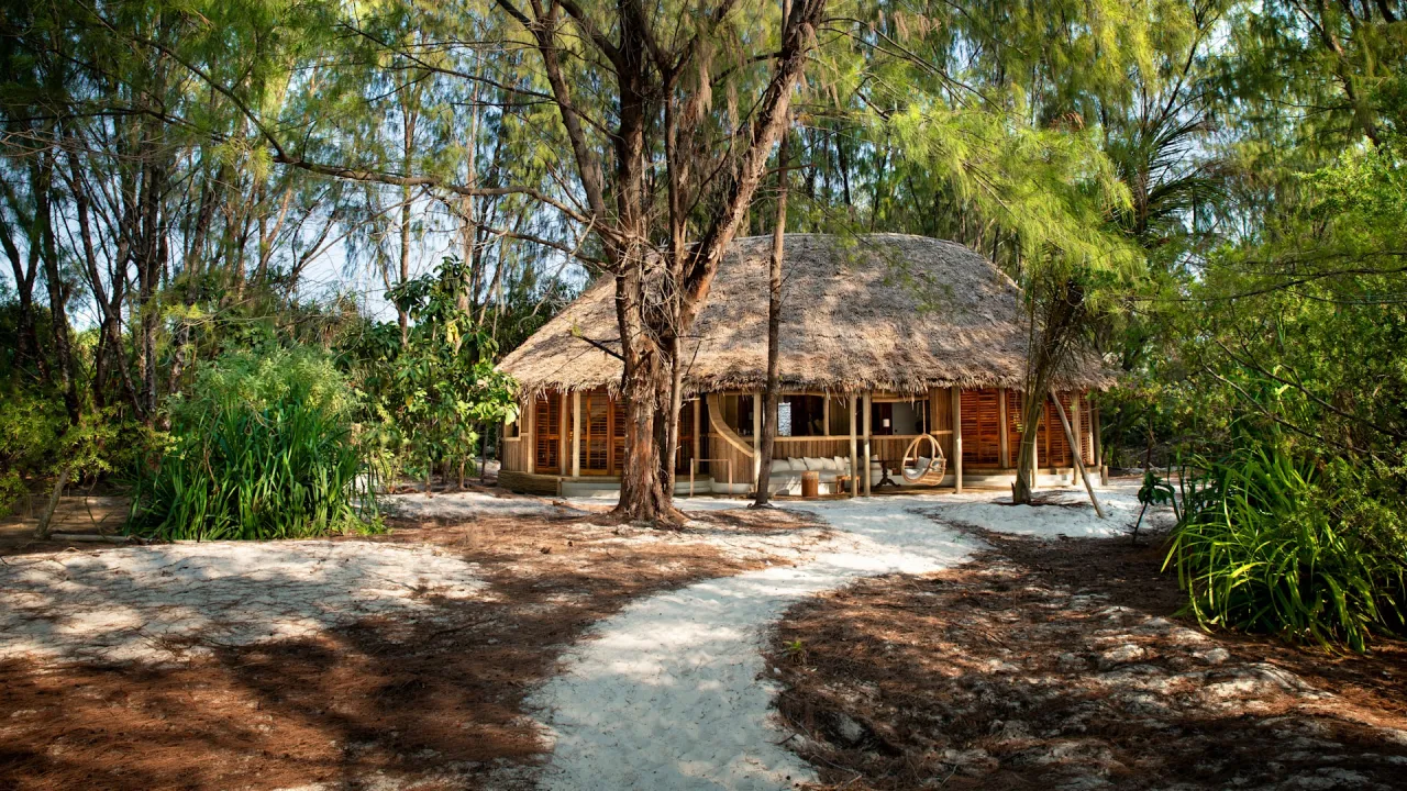 Zanzibar-Mnemba-Island-Lodge-Family-Banda-2.jpg