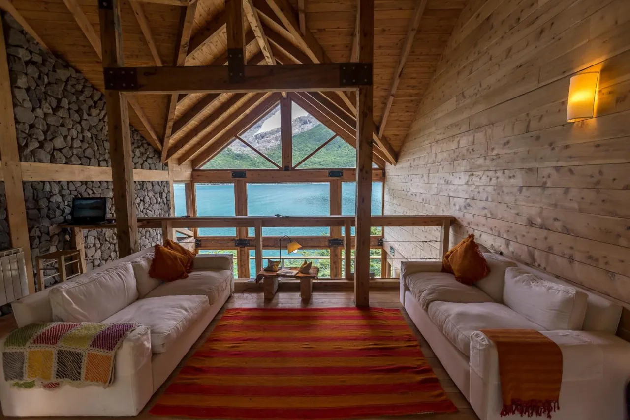 Aguas Arriba Lodge hotel image from Expedia