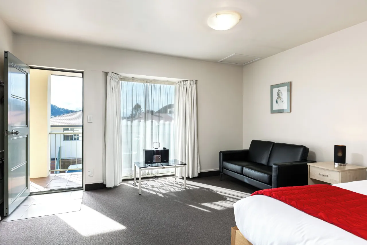 Blanket Bay, Glenorchy hotel image from Expedia