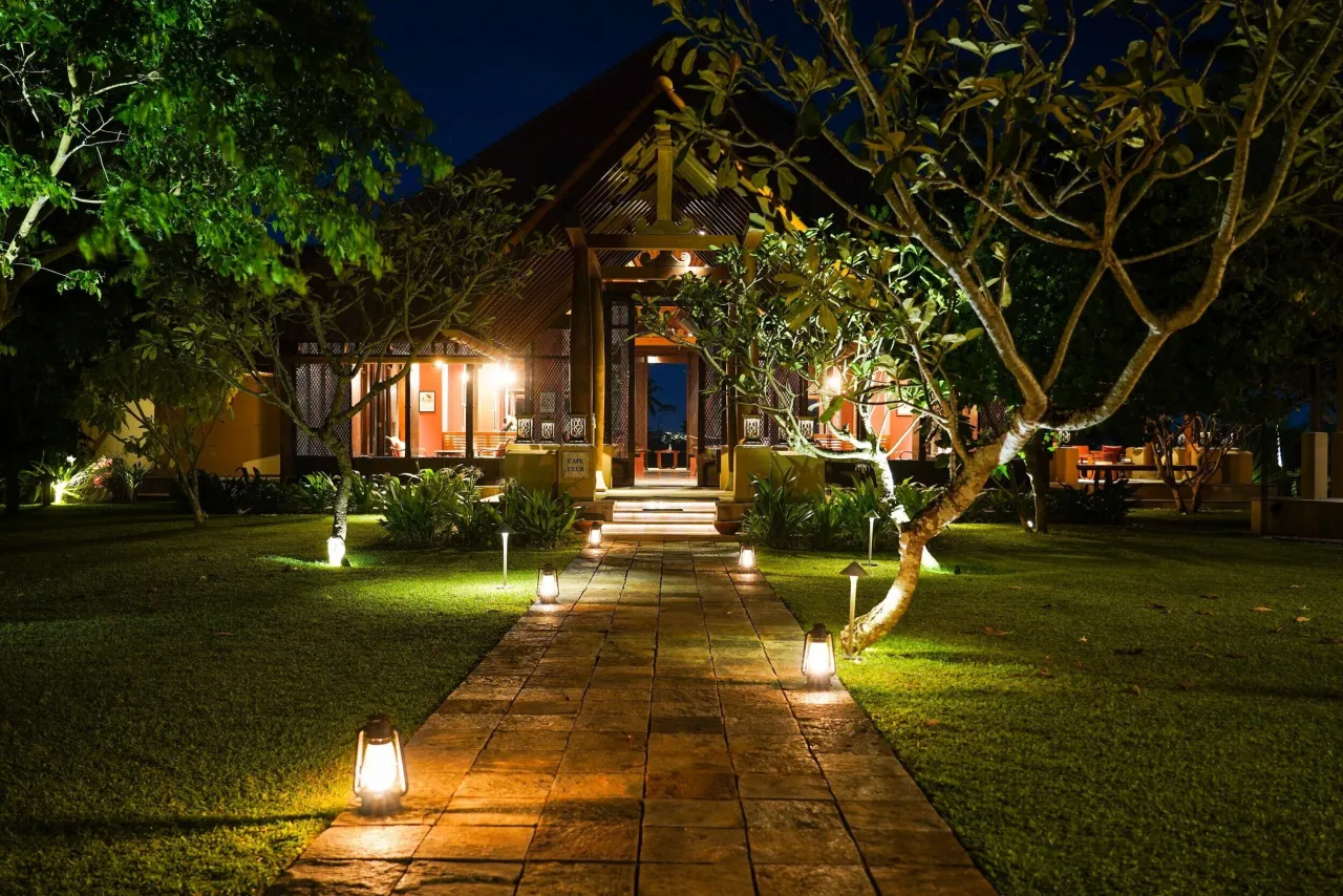 Cape Weligama hotel image from Expedia