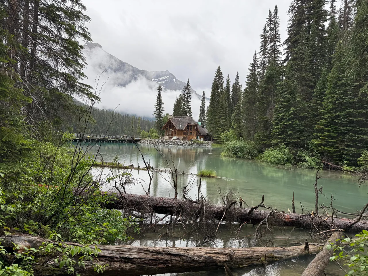 Emerald Lake Lodge hotel image from Expedia
