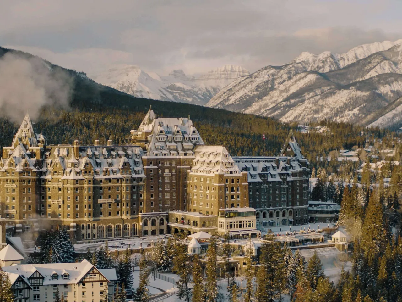 Fairmont Banff Springs hotel image from Expedia