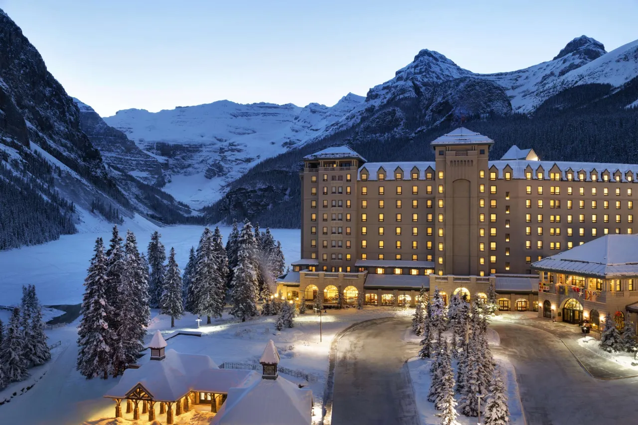 Fairmont Chateau Lake Louise hotel image from Expedia