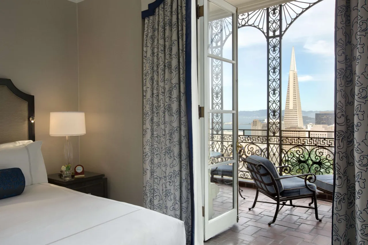 Fairmont San Francisco hotel image from Expedia