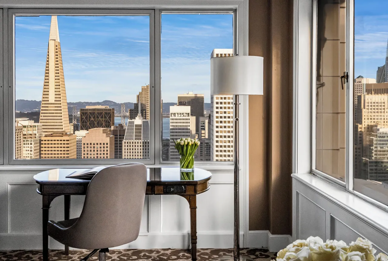 Fairmont San Francisco hotel image from Expedia