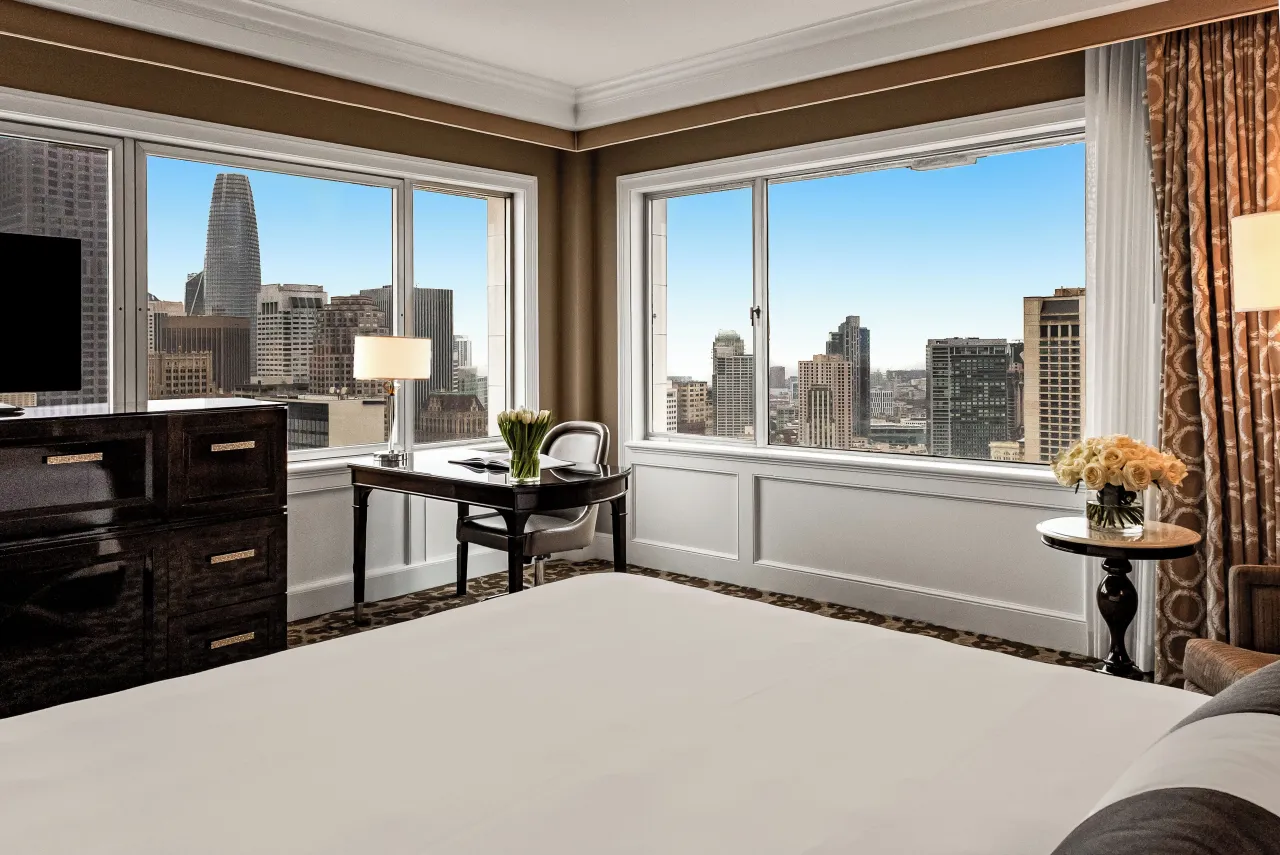 Fairmont San Francisco hotel image from Expedia