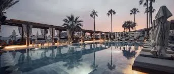 Four Seasons Resort Palm Beach hotel image from Expedia