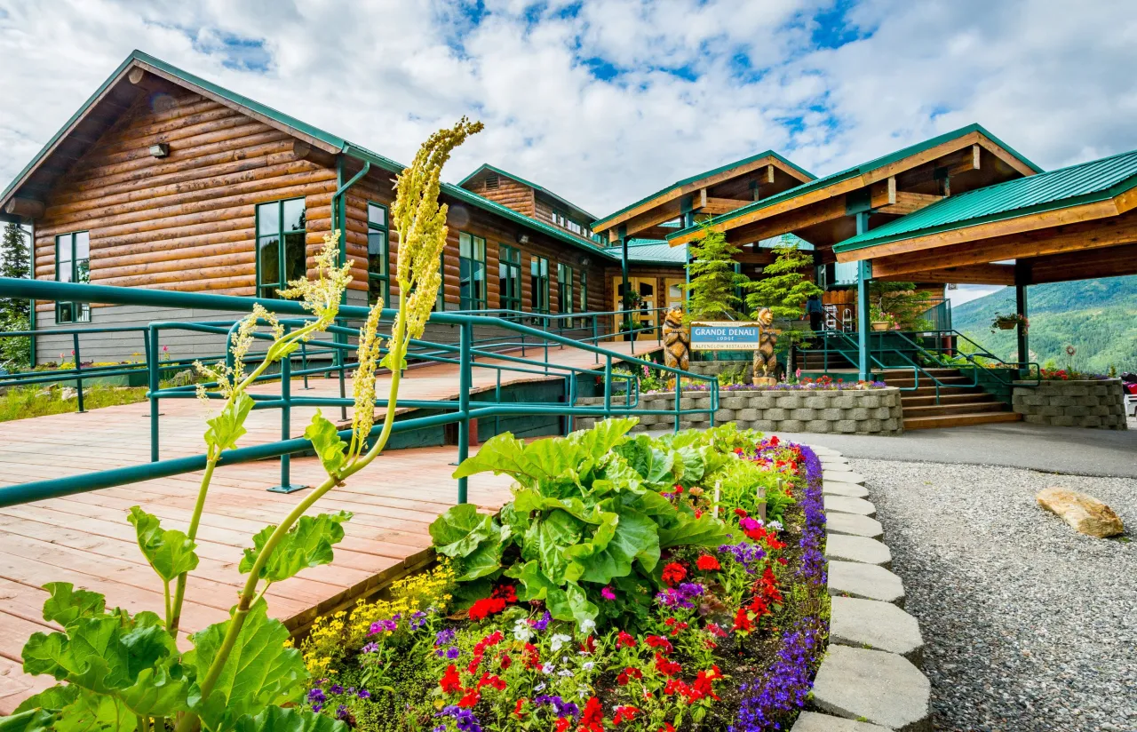 Grande Denali Lodge hotel image from Expedia