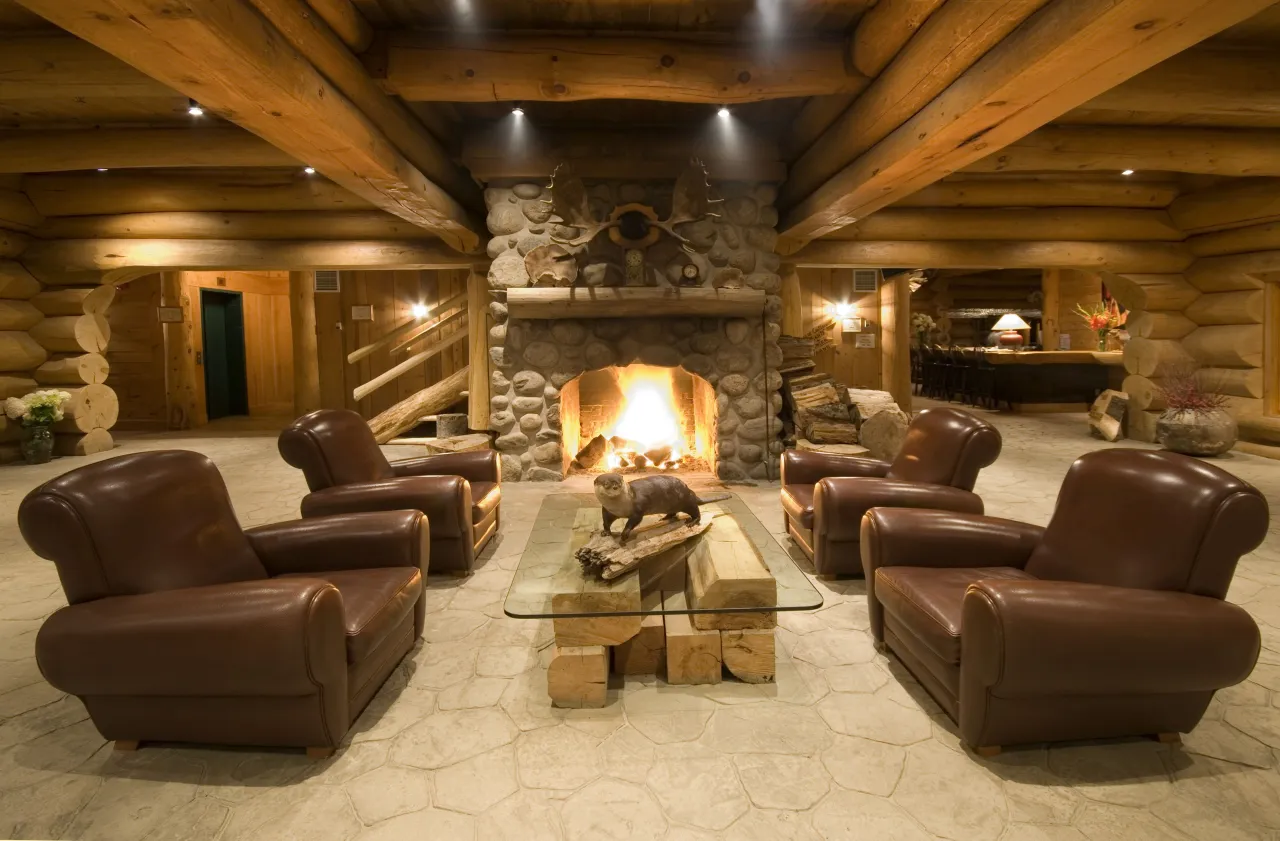 Hotel Sacacomie, Québec hotel image from Expedia