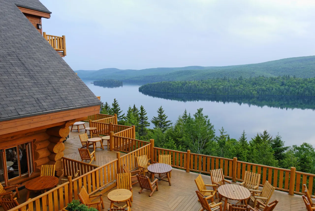 Hotel Sacacomie, Québec hotel image from Expedia