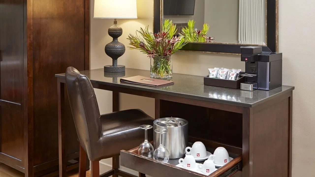 L’Auberge de Sedona hotel image from Expedia