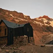 Laguna Condor hotel image from Expedia