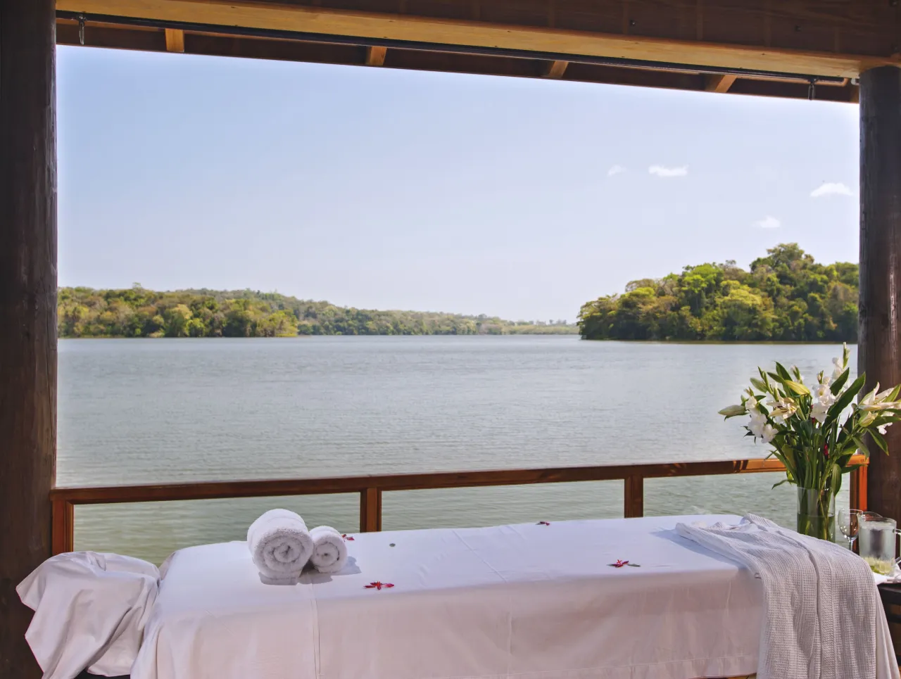 Las Lagunas hotel image from Expedia