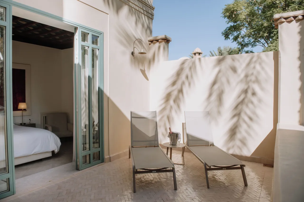 Les Deux Tours hotel image from Expedia