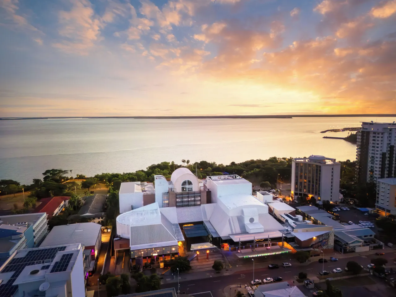 Mantra on the Esplanade, Darwin hotel image from Expedia