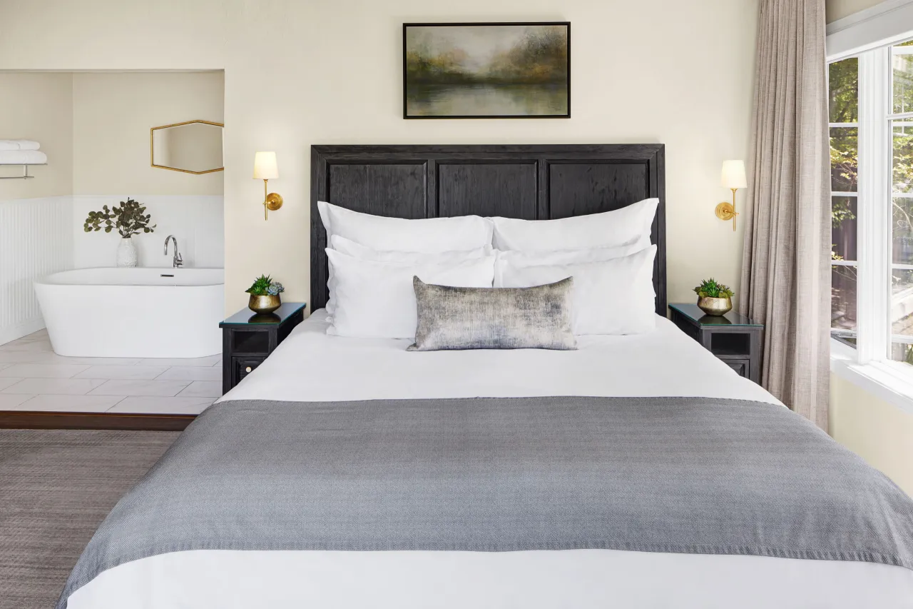 Milliken Creek hotel image from Expedia