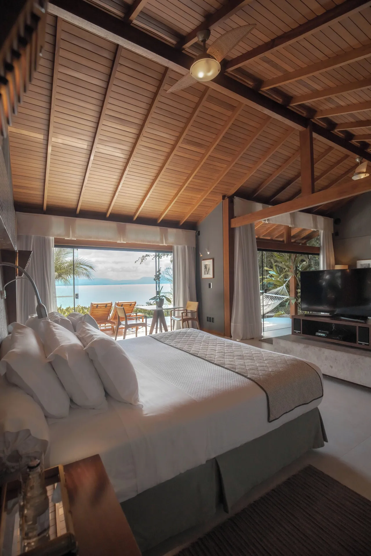 Ponta dos Ganchos hotel image from Expedia