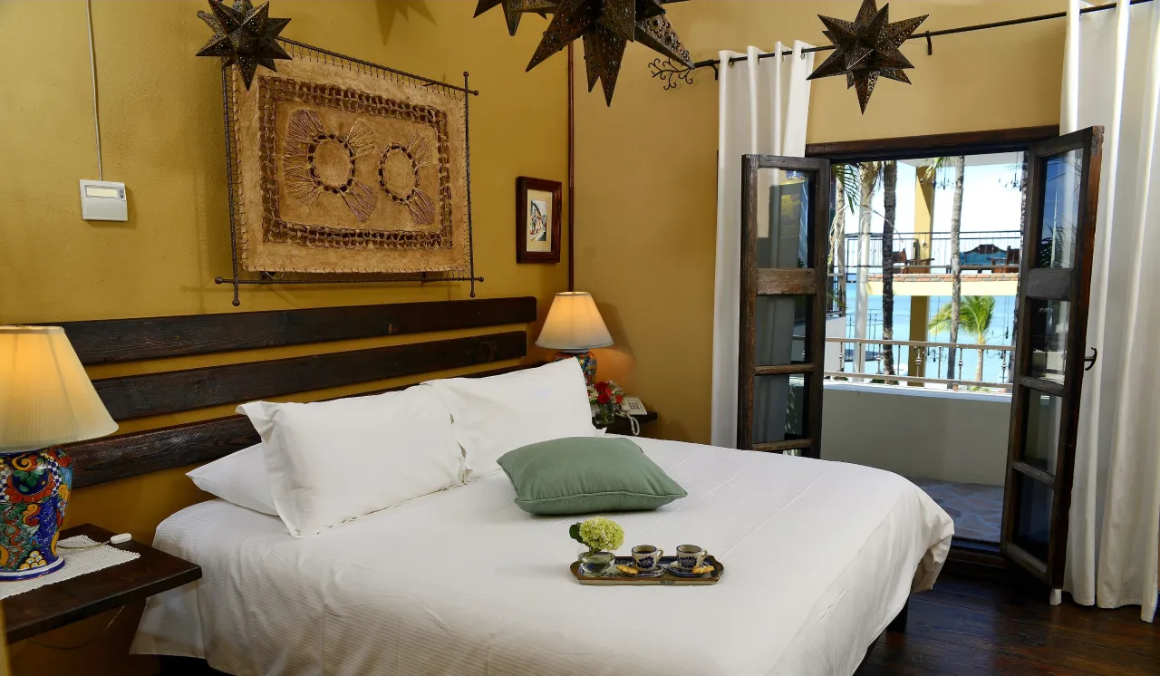 Posada de Las Flores, La Paz hotel image from Expedia