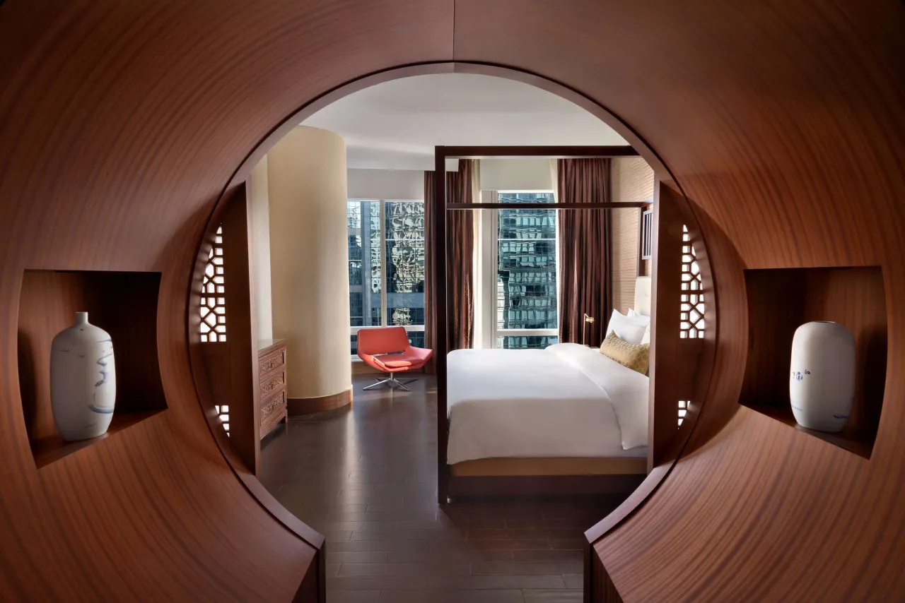 Shangri-La Hotel, Toronto hotel image from Expedia