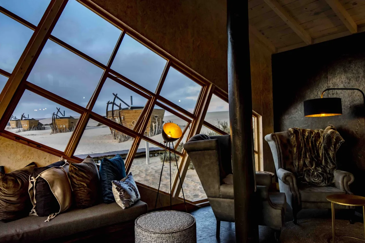 Shipwreck Lodge hotel image from Expedia