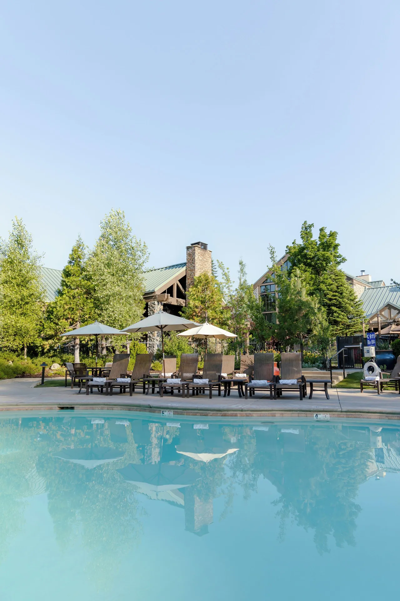 Tenaya Lodge hotel image from Expedia