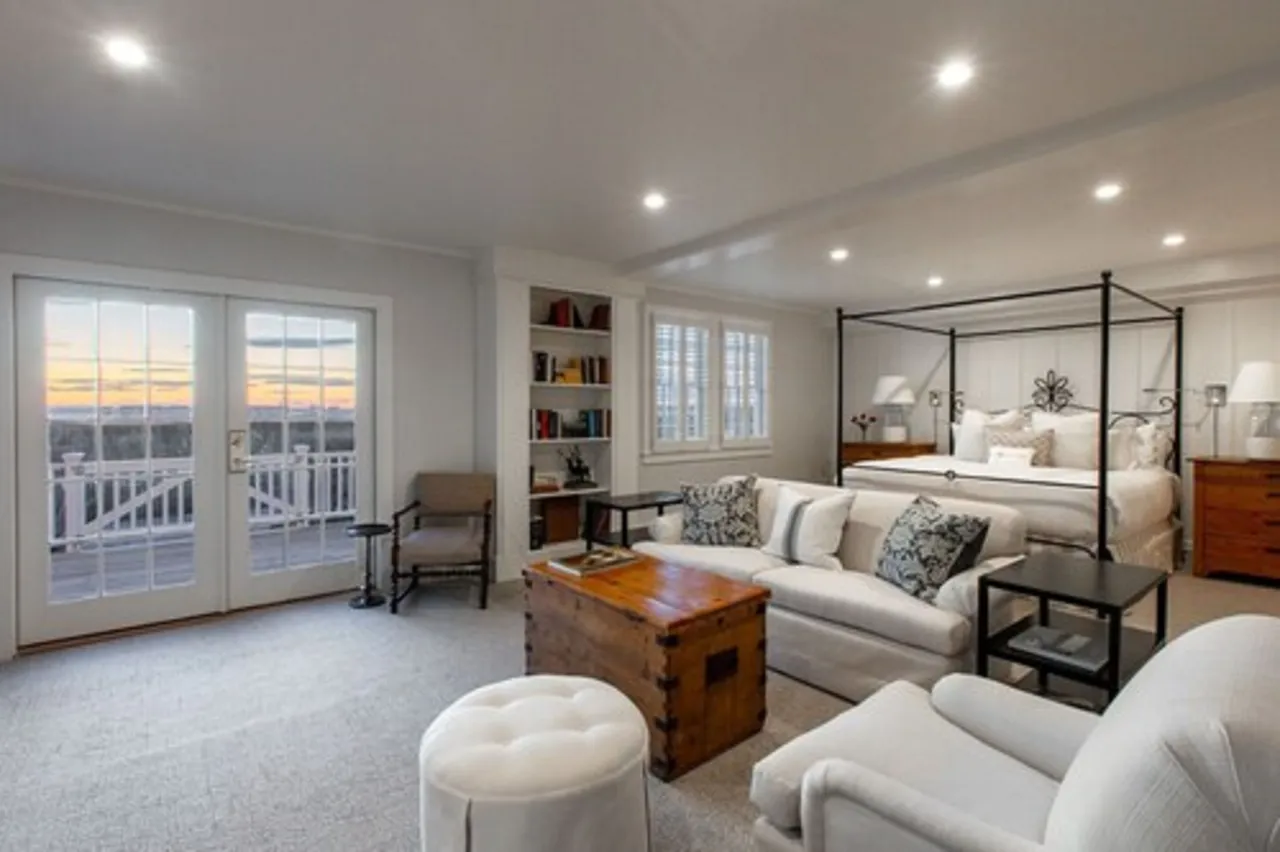 The Wauwinet, Nantucket Island hotel image from Expedia