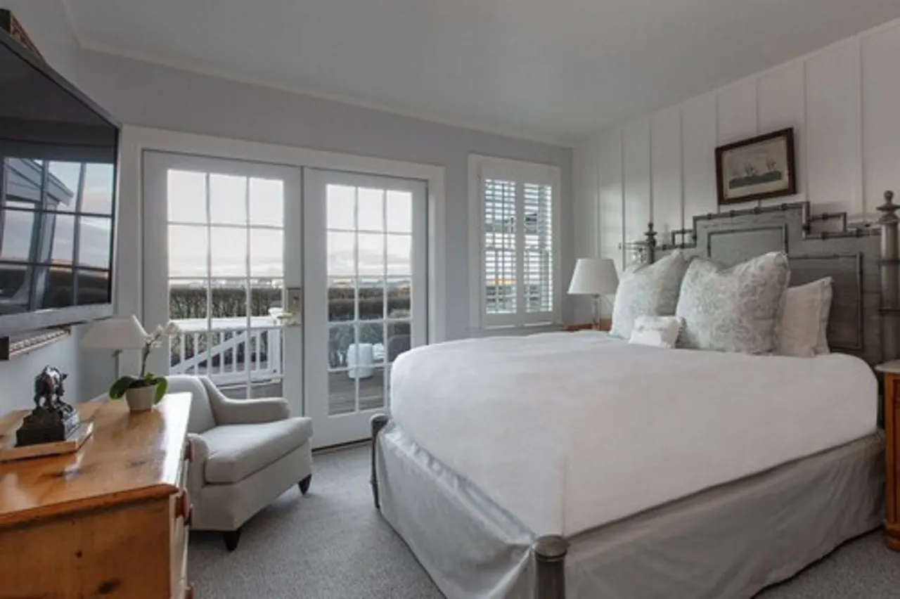 The Wauwinet, Nantucket Island hotel image from Expedia