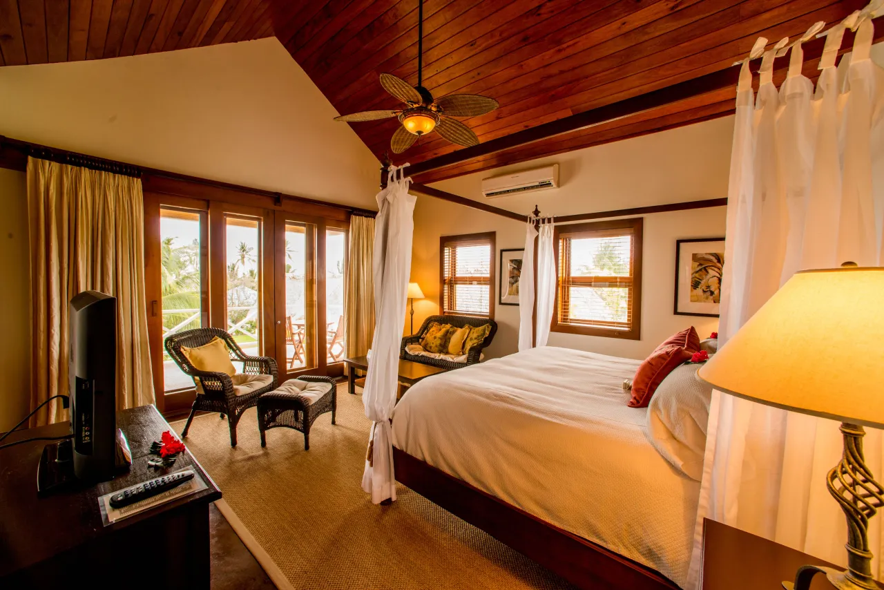 Victoria House hotel image from Expedia