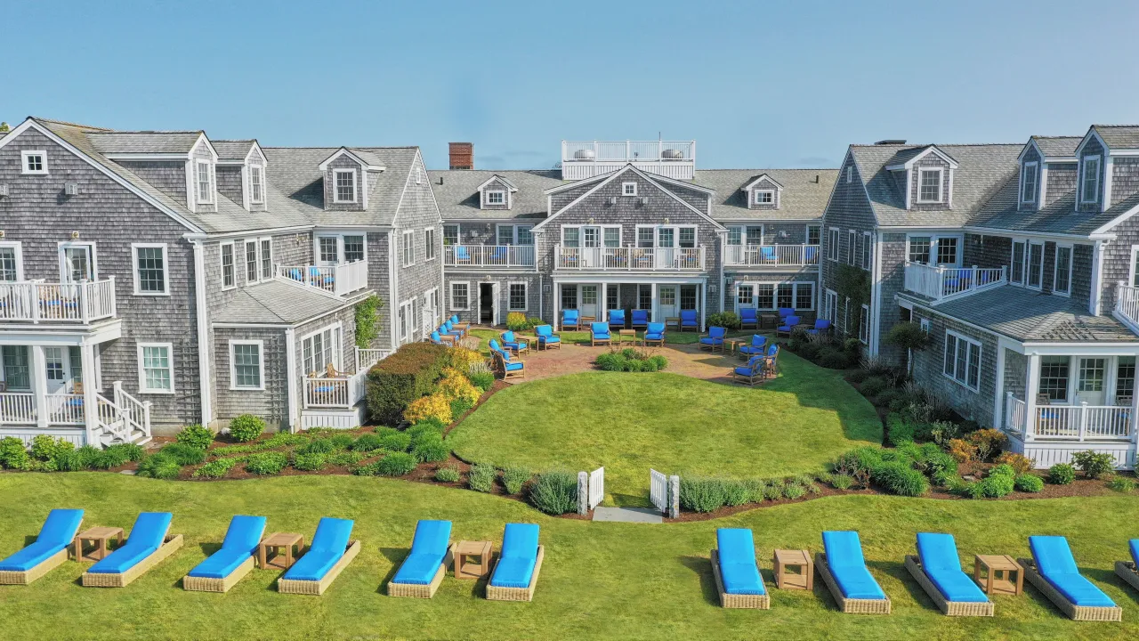 White Elephant hotel image from Expedia