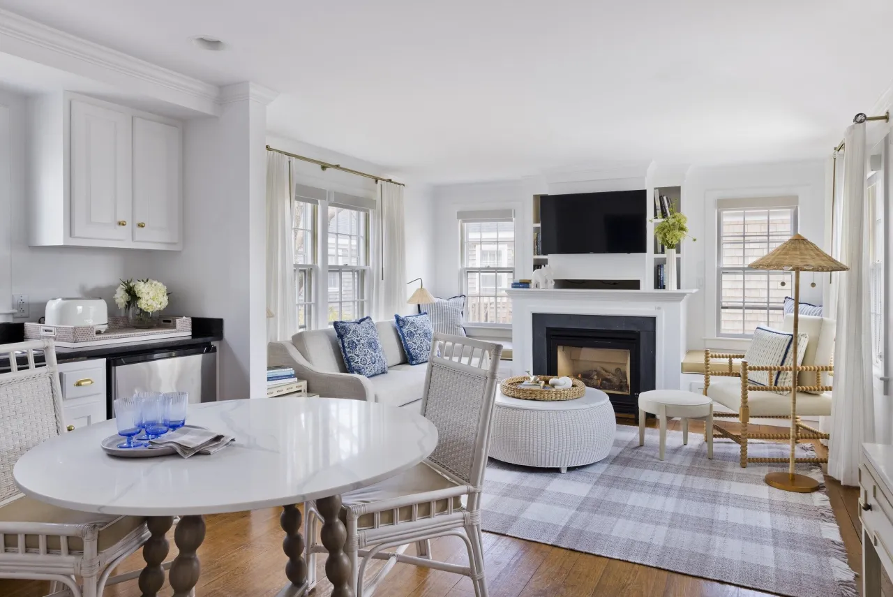 White Elephant hotel image from Expedia