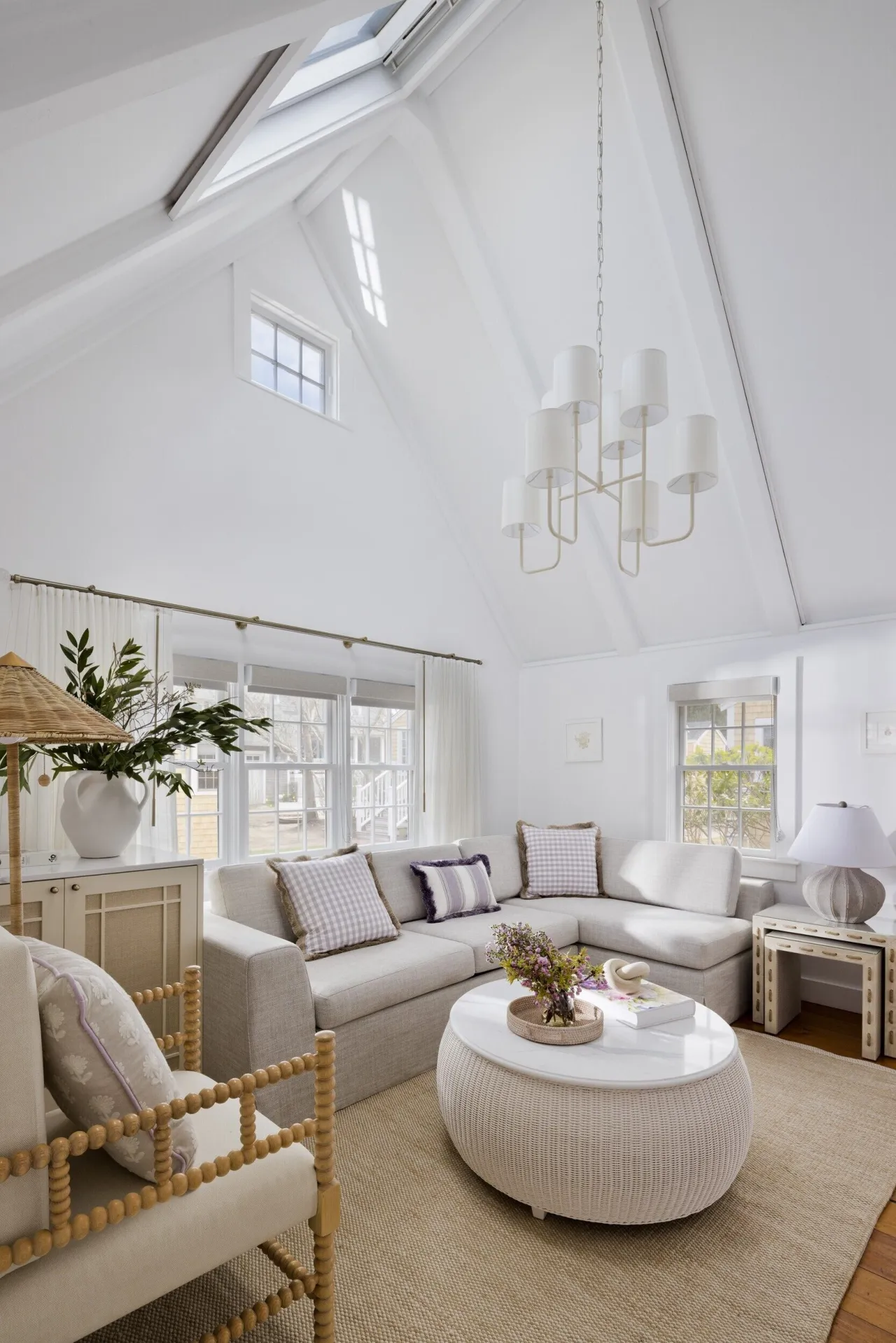 White Elephant hotel image from Expedia