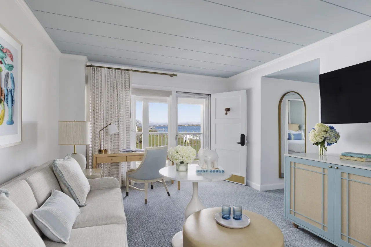 White Elephant hotel image from Expedia