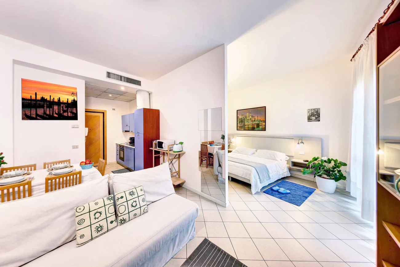 Hotel La Perla hotel image from Expedia