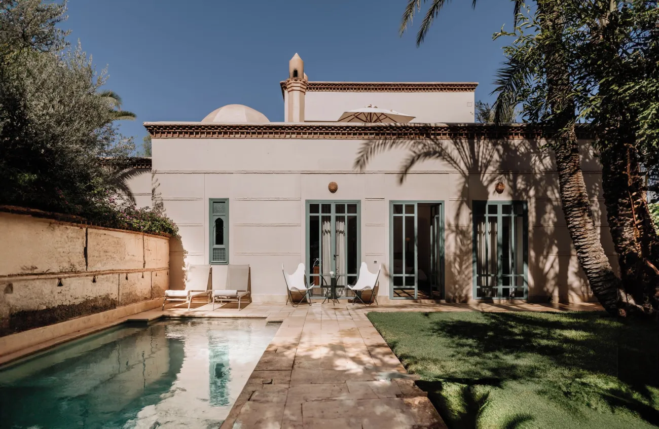 Les Deux Tours hotel image from Expedia