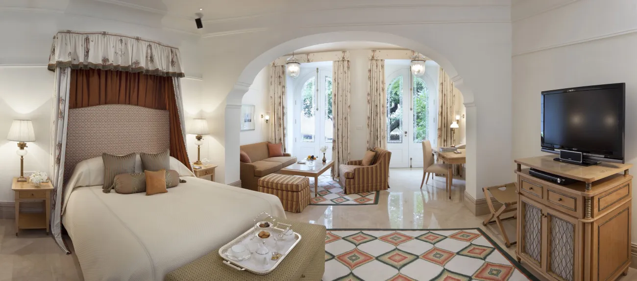 Taj Falaknuma Palace, Hyderabad hotel image from Expedia