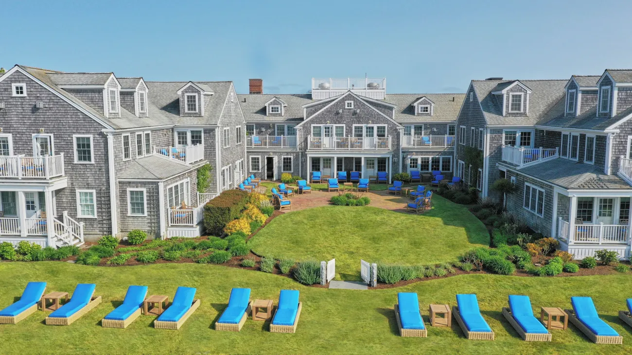 White Elephant hotel image from Expedia